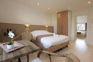 hotel cecil