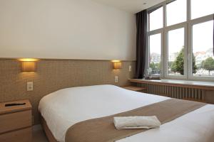 hotel cecil