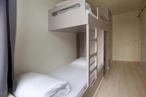 hotel cecil