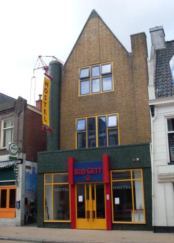 bud gett hostels
