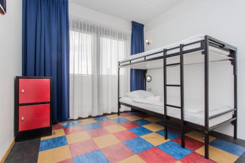 bud gett hostels