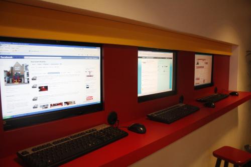 bud gett hostels