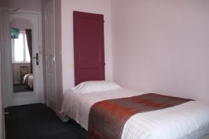 Balzac Hotel,In Fougeres (Centre Ville - Urbanistes),2 star