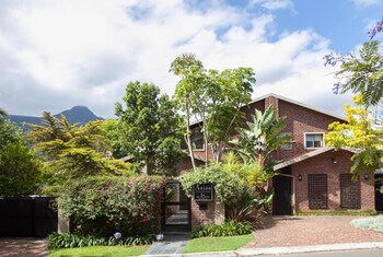 Aziza Guesthouse,George>>Garden Route,4 star