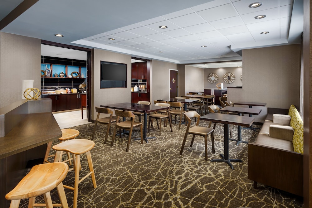 springhill suites manchester boston regional airport
