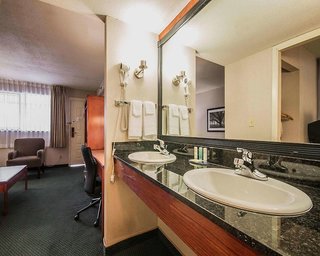 Art Infiniti Hotel,In The Entertainment District,2 star