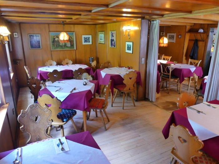 hotel restaurant maien