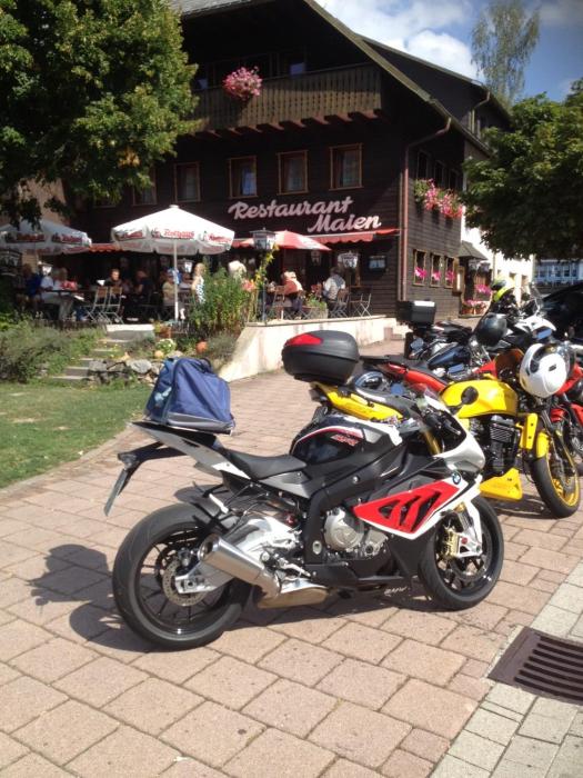 hotel restaurant maien