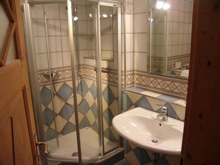 hotel restaurant maien