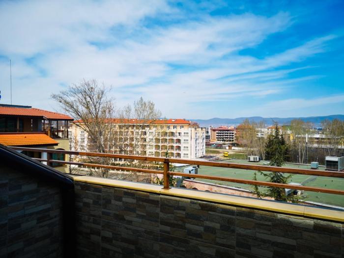 complex golden dreams