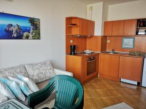 complex golden dreams