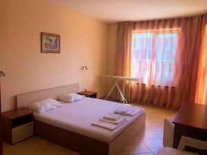 complex golden dreams