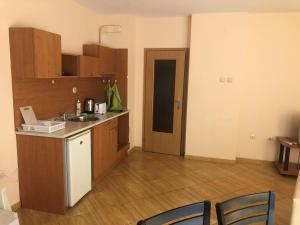 complex golden dreams