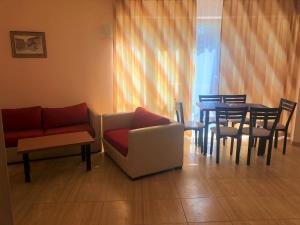 complex golden dreams