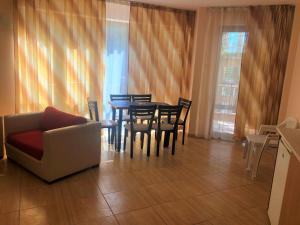 complex golden dreams