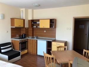 complex golden dreams