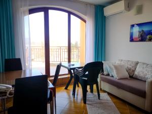 complex golden dreams