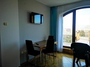 complex golden dreams