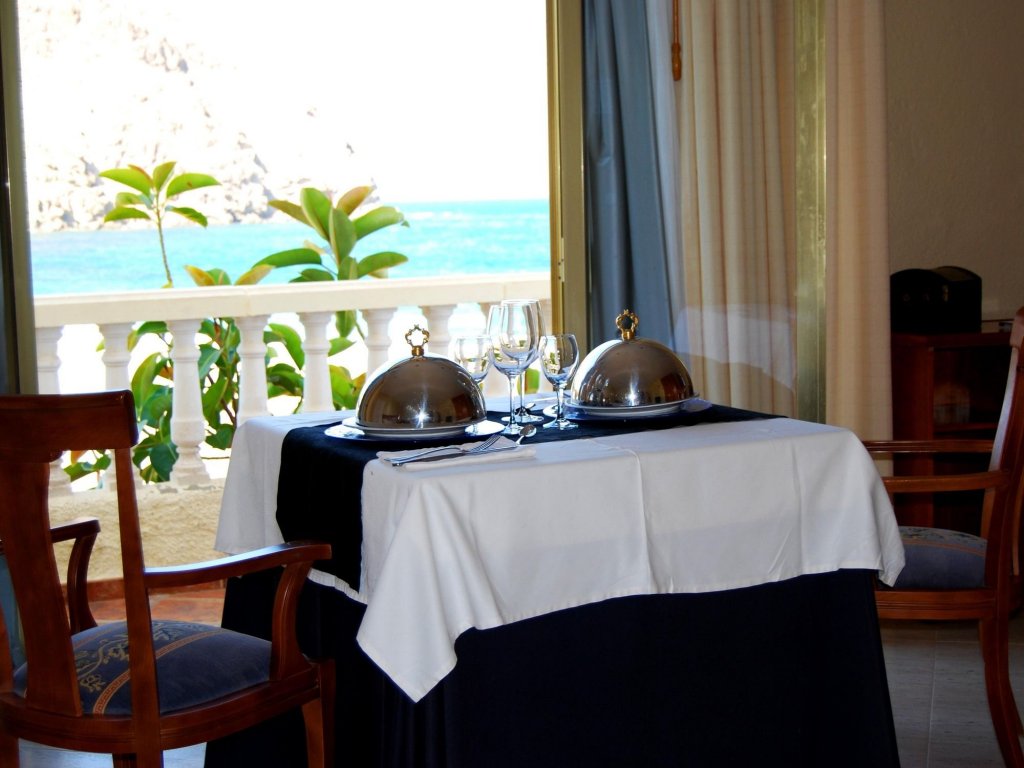 Hotel El Dorado,Camino Viejo De Garrucha, 24,3 star
