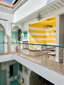 riad lauriers blancs