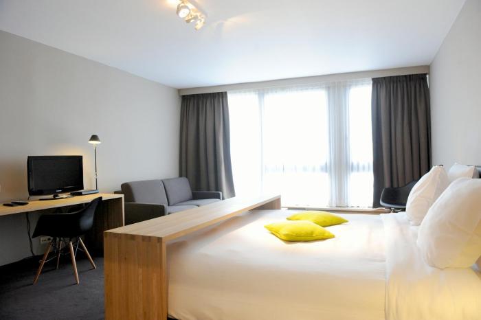 9hotel chelton