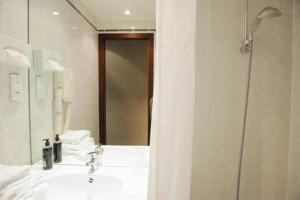 9hotel chelton