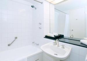 Crowne Plaza Canberra By Ihg,City East>>Canberra,4 star