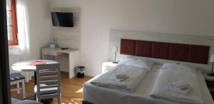 hotel and restaurant lindengarten