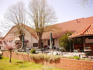 hotel and restaurant lindengarten