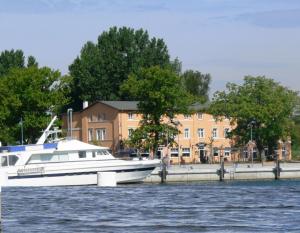 hafenhotel viktoria in lauterbach