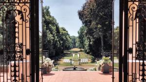 Schloss Teutschenthal,Nebra>>Bad Duerrenberg,3 star