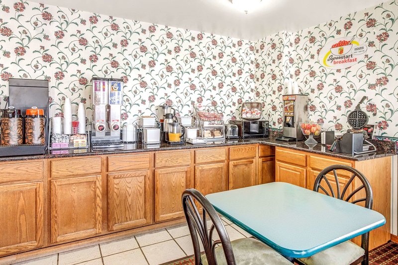 super 8 by wyndham mchenry fox lake area