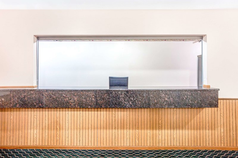 super 8 by wyndham mchenry fox lake area