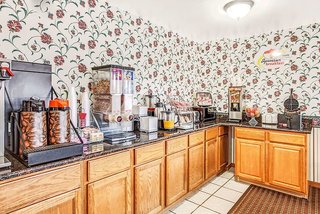 super 8 by wyndham mchenry fox lake area