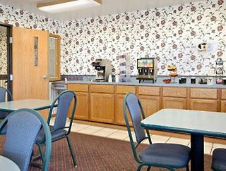 Super 8 By Wyndham Mchenry/Fox Lake Area,Hoffman Estates>>Chicago,2 star