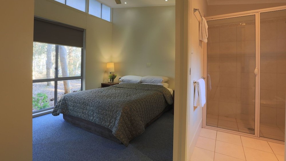 Nrma Myall Shores Holiday Park,On A Lake,3 star