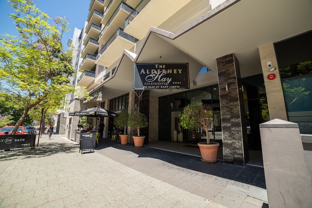 starwest apartments alderney on hay