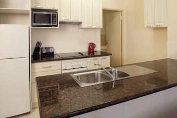 Starwest Apartments Alderney On Hay,Near Perth Mint,4 star