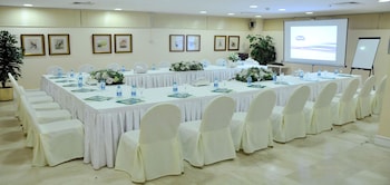 habitat hotel all suites jeddah