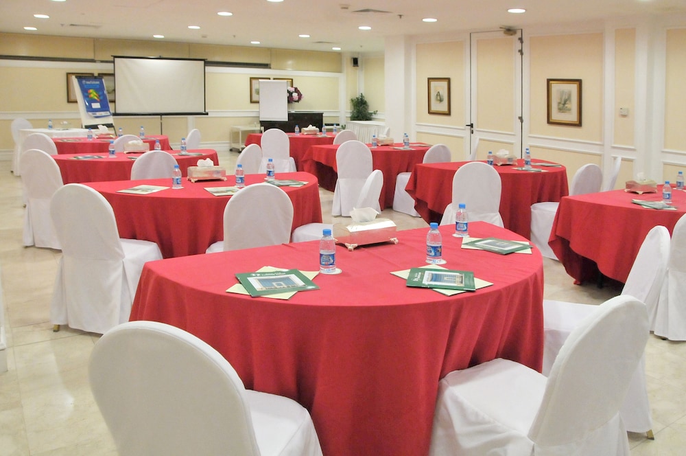 habitat hotel all suites jeddah
