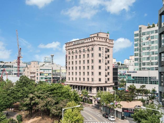 hotel aura