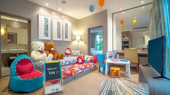 holiday inn resort phuket karon beach by ihg