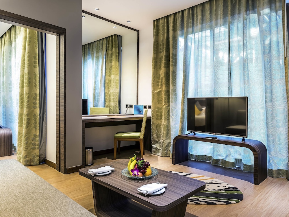 holiday inn resort phuket karon beach by ihg