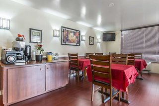 Econo Lodge Orillia,Ontario>>Barrie - Orillia,3 star