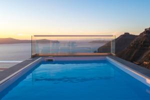 Thireas Hotel,Megalochori>>Fira,4 star