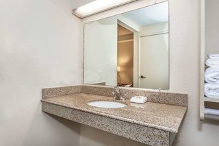 la quinta inn and suites by wyndham orlando south