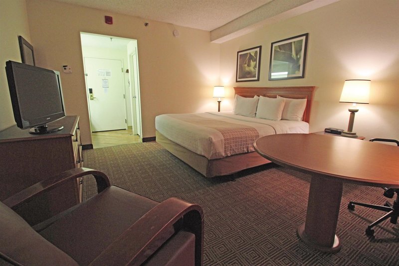 la quinta inn and suites by wyndham orlando south