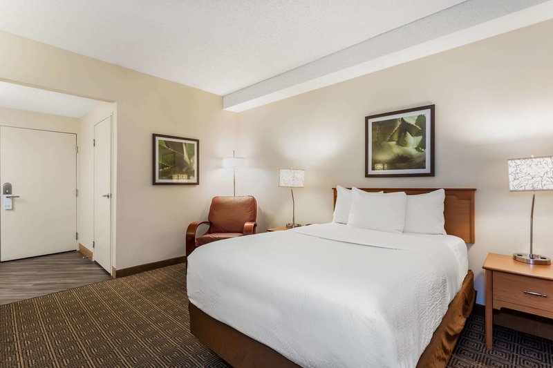 la quinta inn and suites by wyndham orlando south