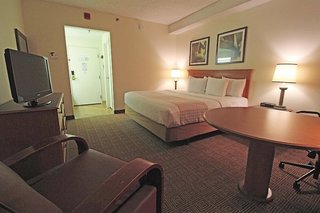 la quinta inn and suites by wyndham orlando south