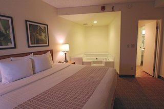 la quinta inn and suites by wyndham orlando south